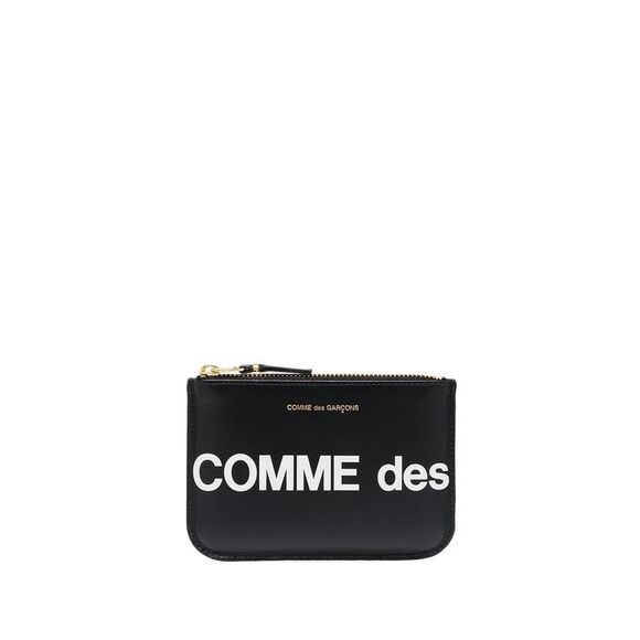 Comme Des Garcons Women's Huge Logo Group Wallet